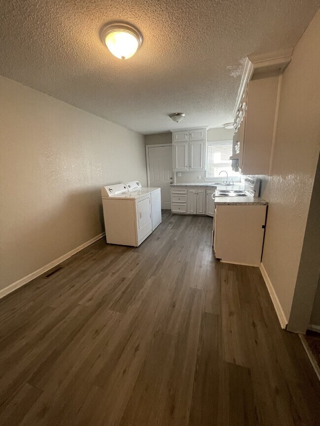 Photo - Charming 2-Bedroom Duplex in Wichita with Spacious Layout and Modern Amenities!
Hurry! Limited-T...