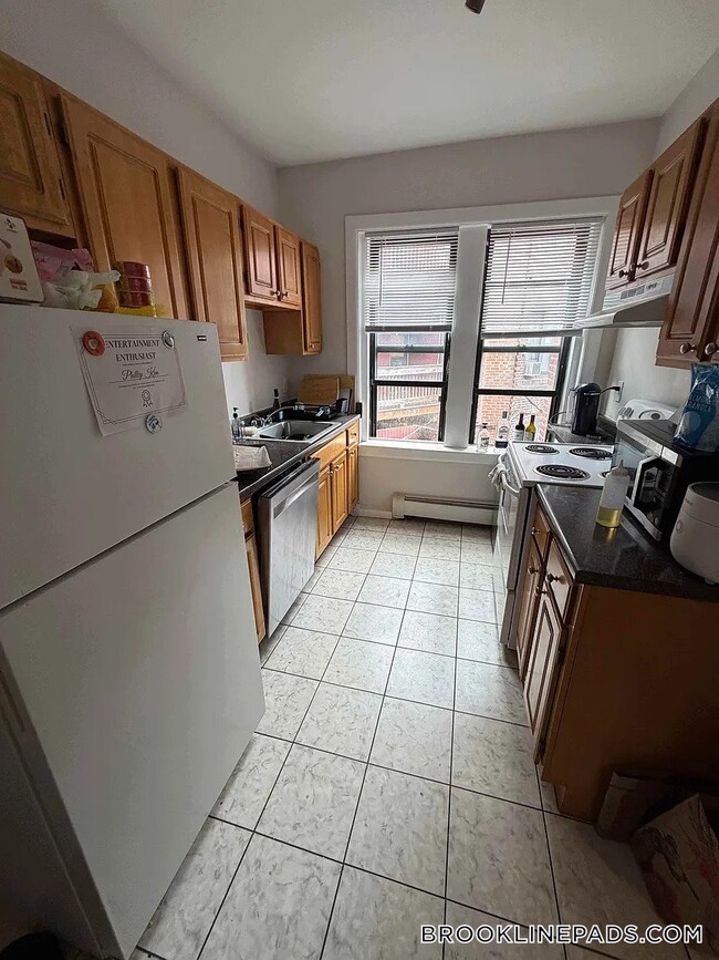 Photo - 1932 Beacon St Unit 3
