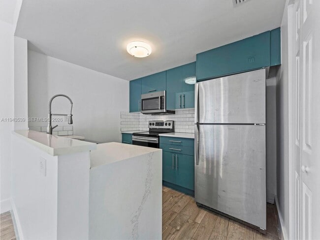 Building Photo - 4560 SW 68th Ct Cir Unit 61-9