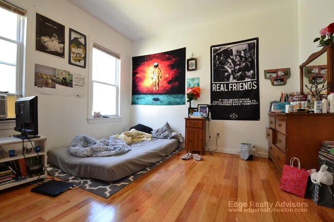 Photo - 66 Brooks St Apartments Unit 1