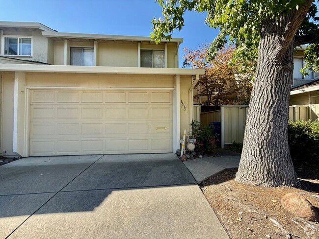 Building Photo - Completely Updated 3 Bed 2.5 Bath Walnut C... Rental