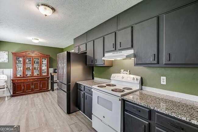 Photo - 2193 Kings Forest Dr SE