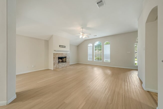 Photo - 12810 Lakeshore Dr