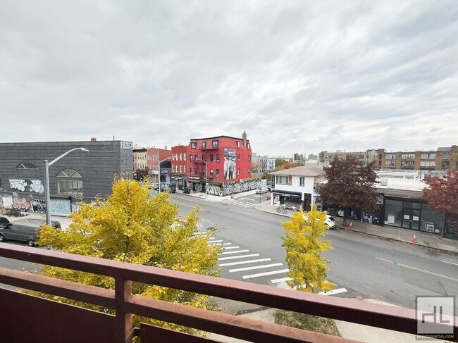 Photo - NO FEE / Spacious Sunlit Bushwick Studio /... Unit 3B