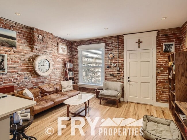 Photo - 3640 N Williams St