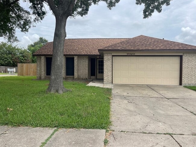 Building Photo - 10901 W Dogwood Dr Rental