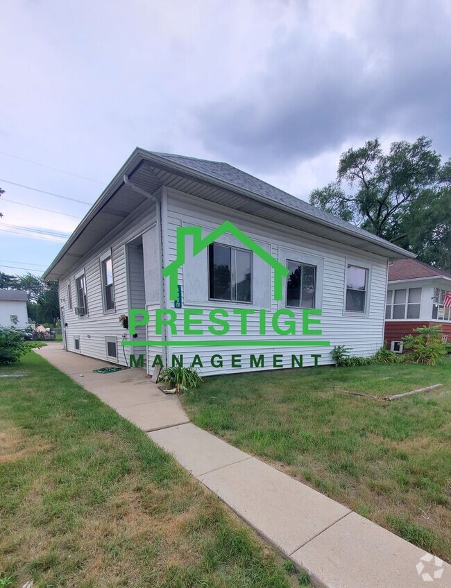 Building Photo - 446 Detroit St Unit Front Rental