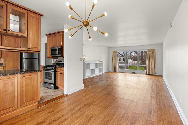 Photo - 6543 S Stough St