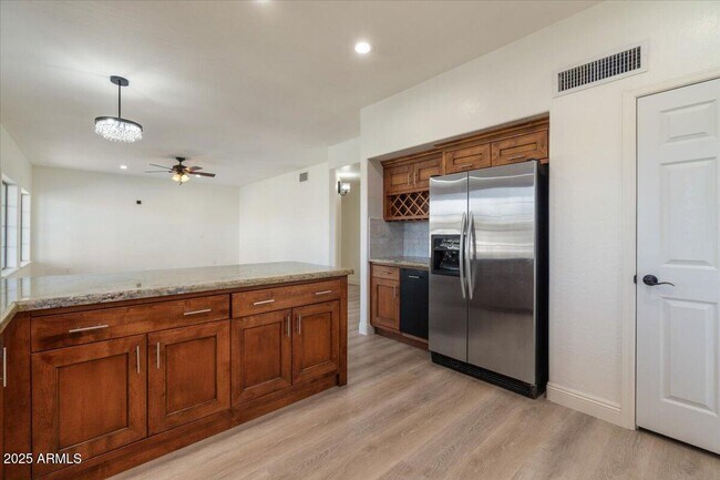 Photo - 1414 N Palmsprings Dr