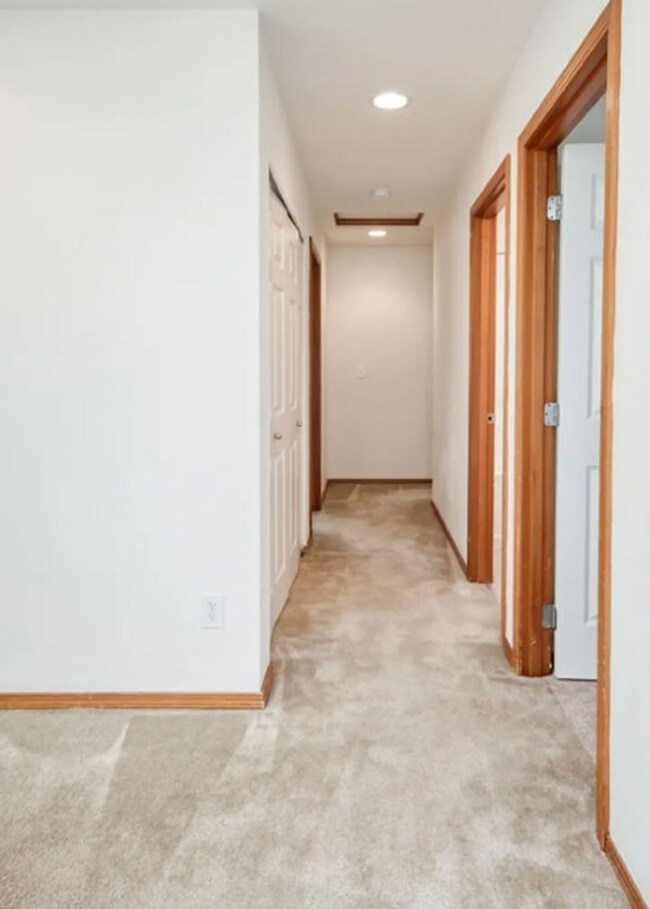 Photo - Spacious 3BD 2BA