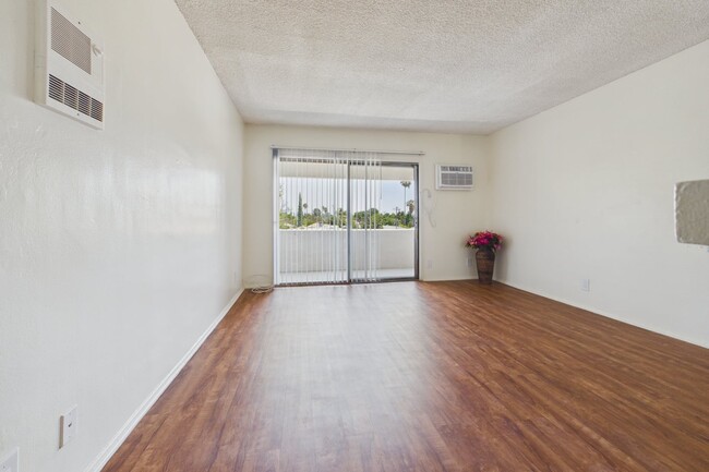 Sepulveda Manhattan Apartments