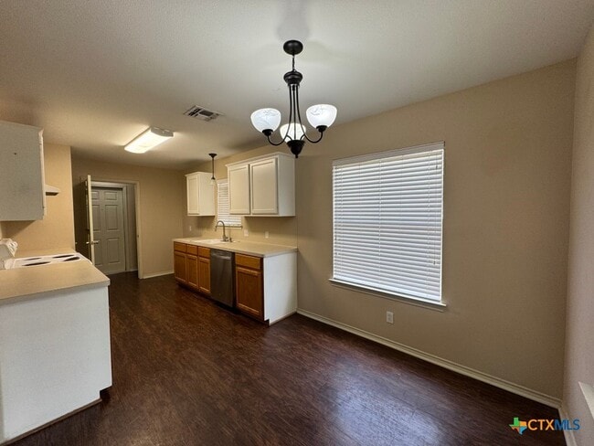 Photo - 102 Clydesdale Ln