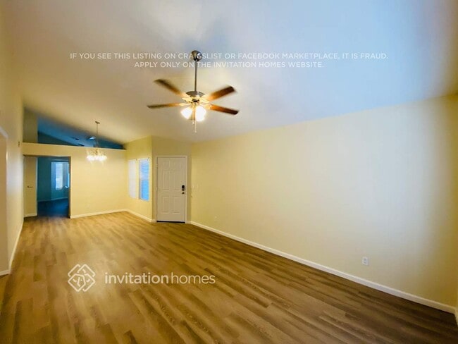 Photo - 1311 W Straford Dr