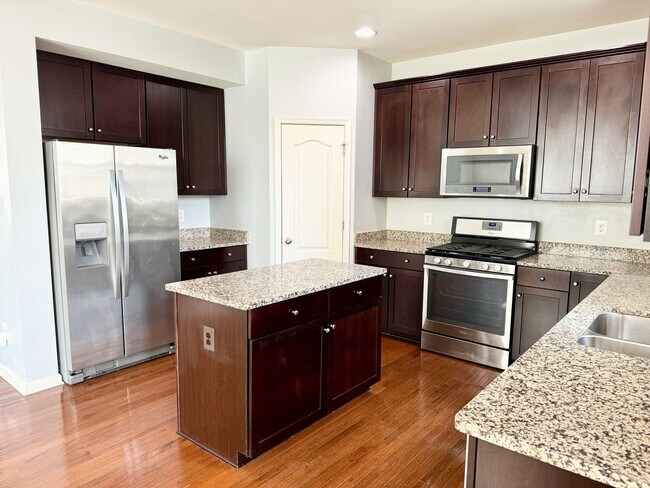 Photo - COLONIAL FORGE TOWNHOUSE - STAFFORD (END UNIT)