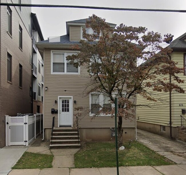 Building Photo - 47 W Price St
