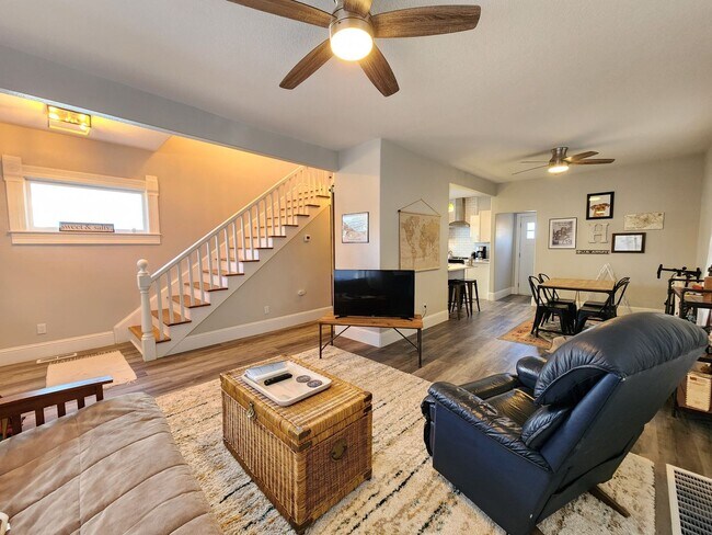 Photo - 3 Bed 2 Bath Victorian Downtown!!!