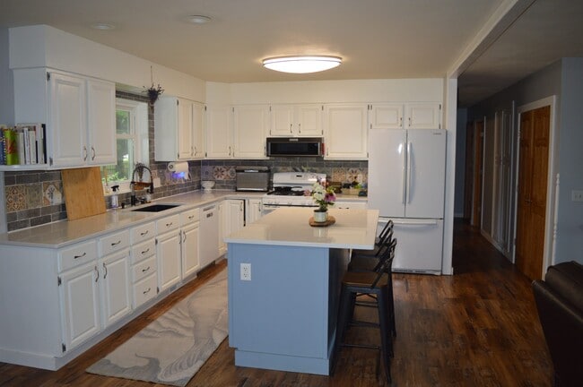 Photo - 1676 Silverado Dr