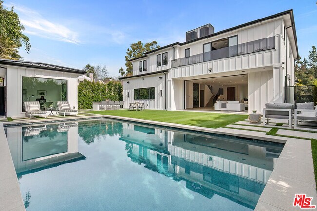 211 Veteran Ave