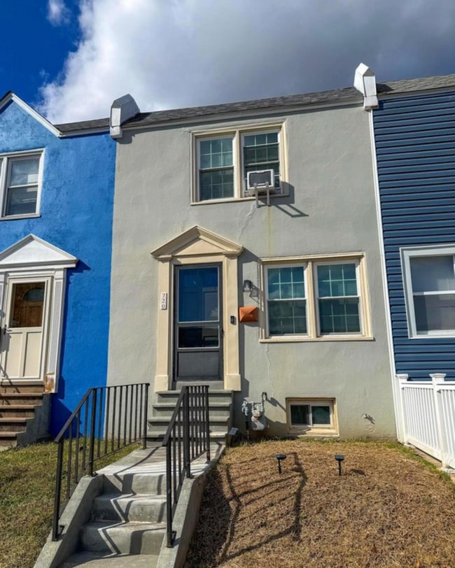 Photo - 720 Shaw Ave