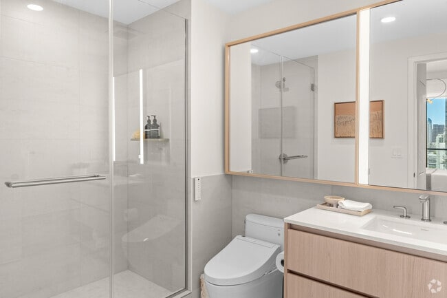 2BR, 2BA - 977SF - Bathroom