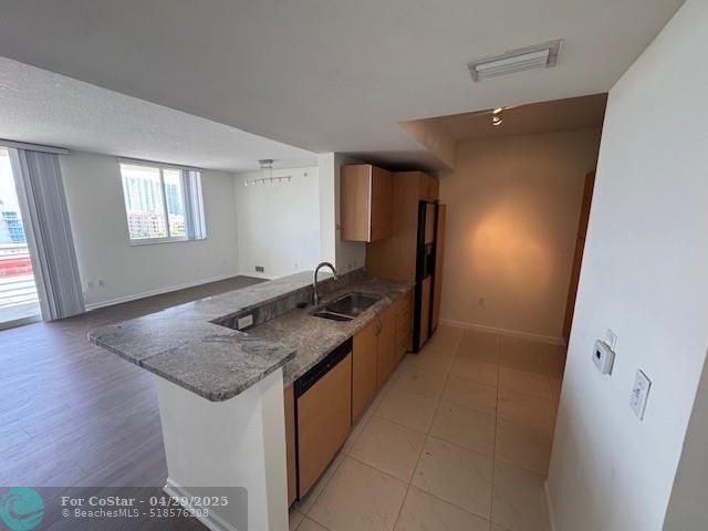 Photo - 18800 NE 29th Ave Unit 914