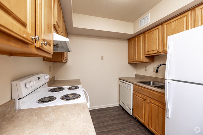 2BR, 1BA - 1,000 SF - Kitchen
