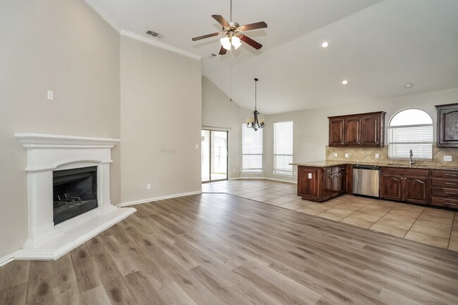 Photo - 3205 Stonecrop Trail