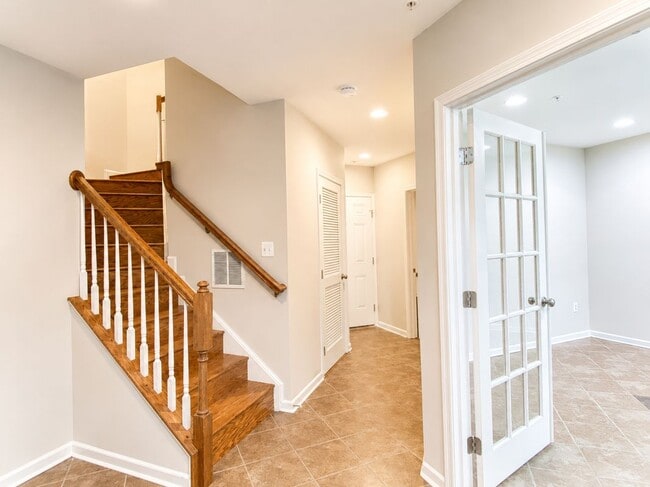 Photo - 1743 Theale Way