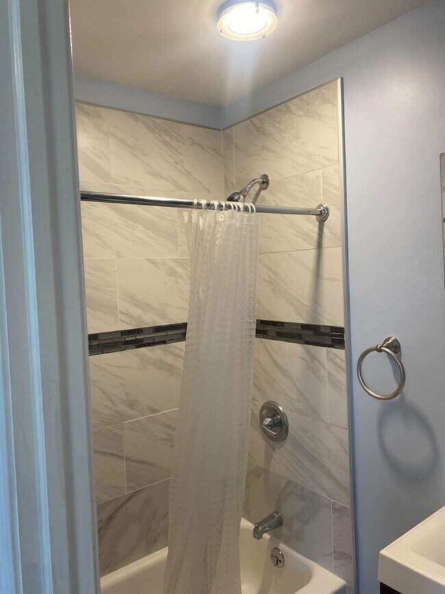 Photo - 1841 W Master St