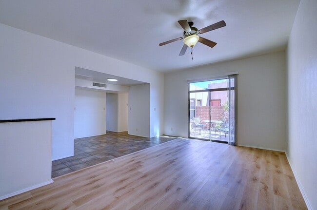 Photo - Riverside Suites