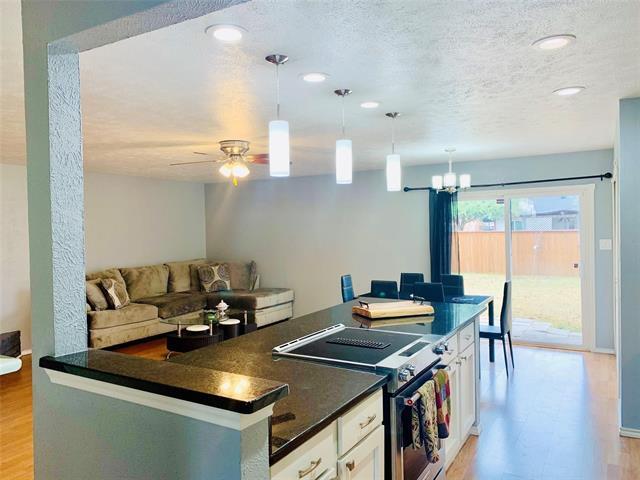 Photo - 5661 Phelps St