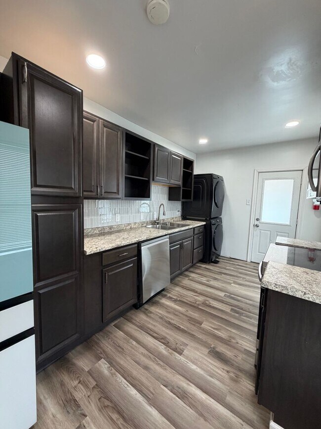 361 E Ross St Unit 2