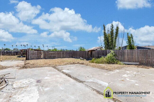 Photo - Charming 2-Bedroom Retreat in Sacramento – Gated w/Large yard