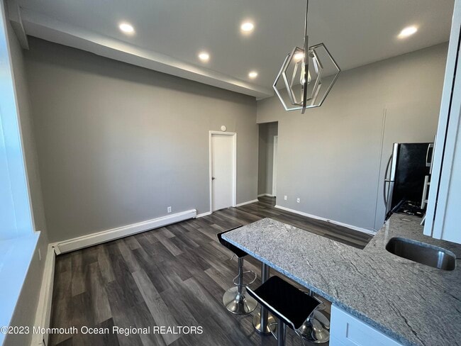 Photo - 230 N 19th St