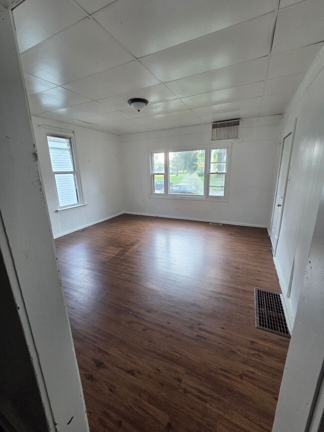 Photo - 1100.00 3 Bed 1 Bath