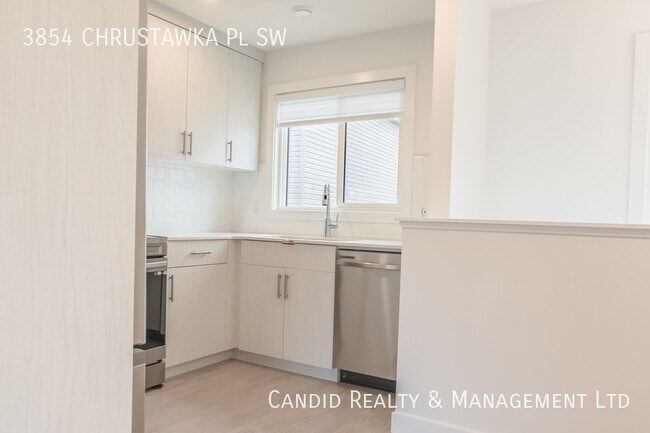 Photo - ABOVE GARAGE GARDEN SUITE IN CHAPPELLE