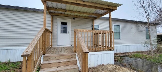 Photo - 405 Battlebell Rd