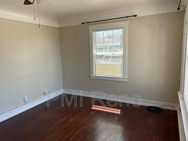 Photo - 222 River Rock St