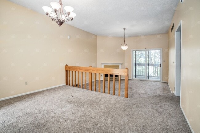 Photo - 4800 Horton St