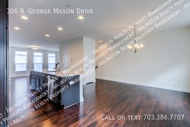 Photo - 306 N George Mason Dr