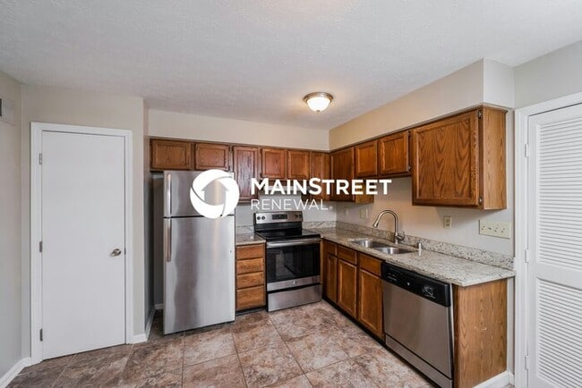 Photo - 3 Bedroom Pet-Friendly Home in Louisville, KY with Main Street Renewal