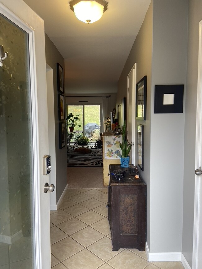 Entryway - 105 Sugar Tree Ln Townhome