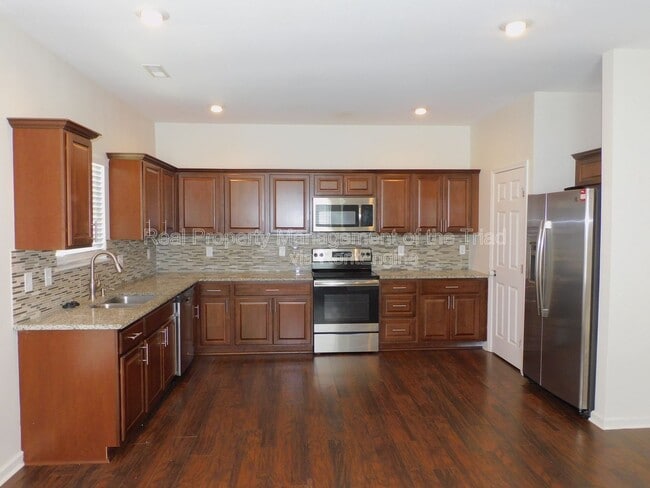 Photo - 117 Sommerwall Pl