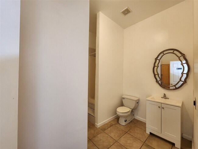 Photo - 5027 Creekmont Dr Unit A