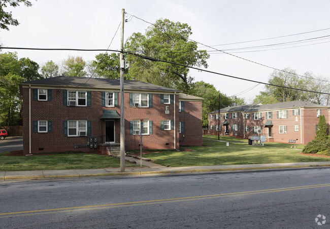Photo - Clarion Court Apartments