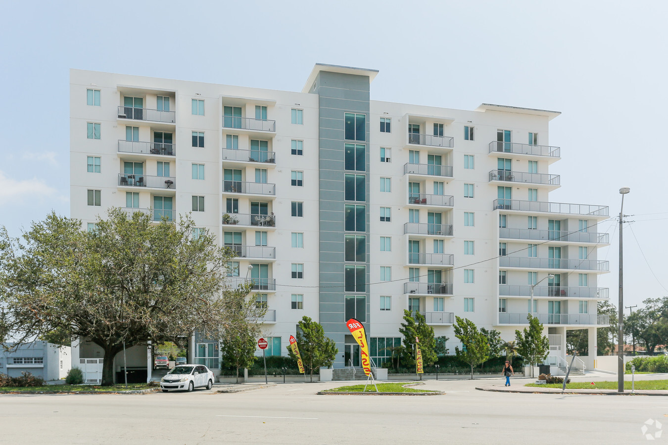 Ponce Entrance - Ponce Entrance Apartments