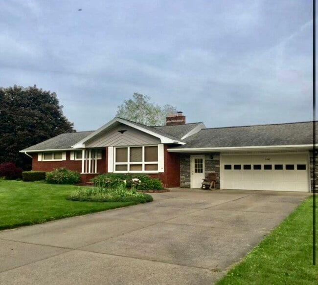 Building Photo - 1392 Marshland Rd