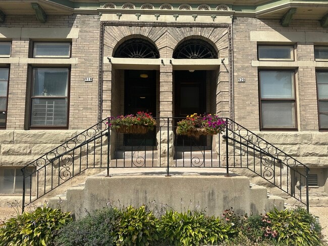 Building Photo - 918-24 Knapp Rental