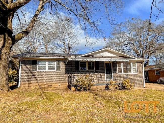 323 Welcome Ave