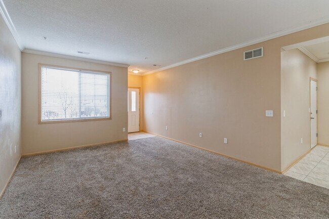 Photo - 3 Bedroom 2.5 Bath Townhome. Waukee Schools!!